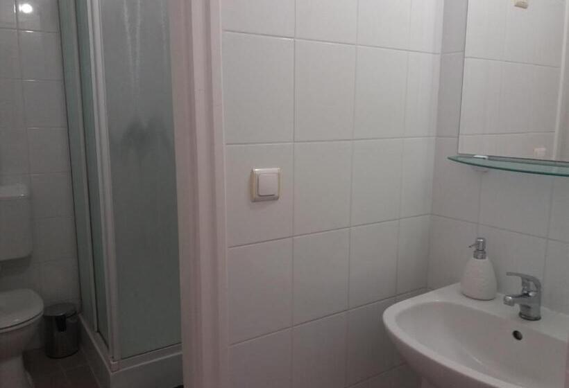 غرفة عائلية, Bartók Tér Panzió