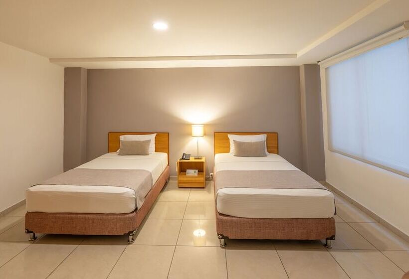 Полулюкс, Basic Hotel Centenario By Hoteles Ms