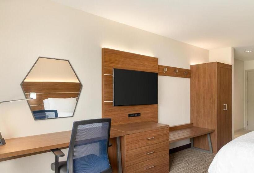 장애인을 위한 킹사이즈 침대 스탠다드 룸, Holiday Inn Express & Suites Searcy, An Ihg