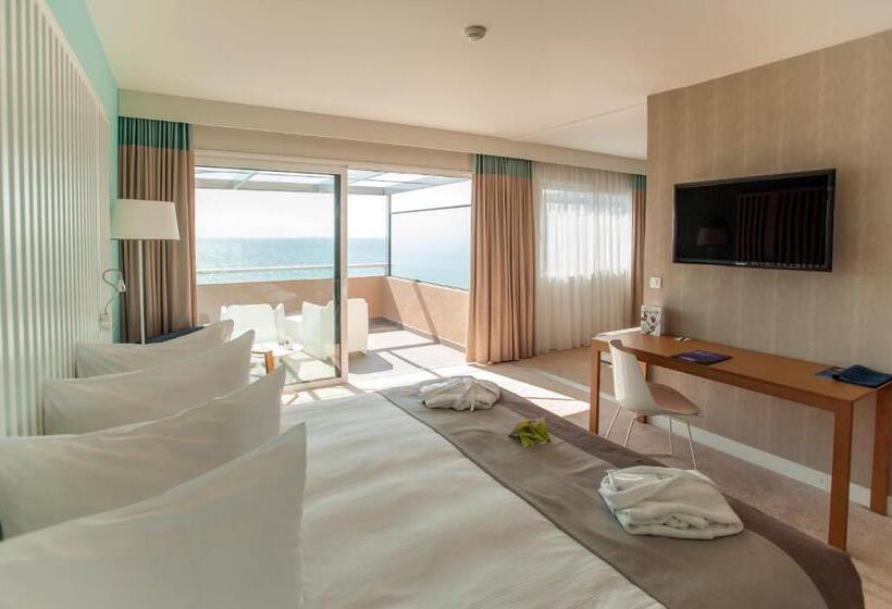 سوییت جونیور با چشم‌انداز دریا, Radisson Blu Resort & Spa, Ajaccio Bay