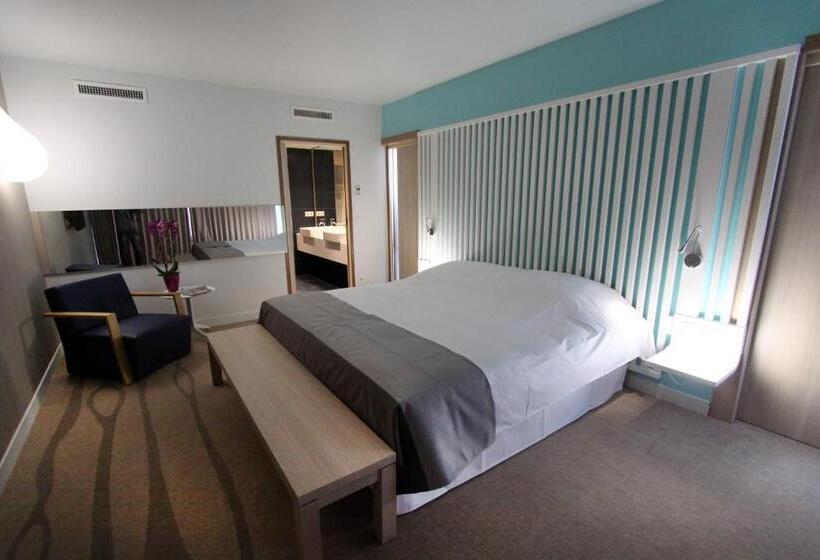 سوییت با چشم‌انداز دریا, Radisson Blu Resort & Spa, Ajaccio Bay