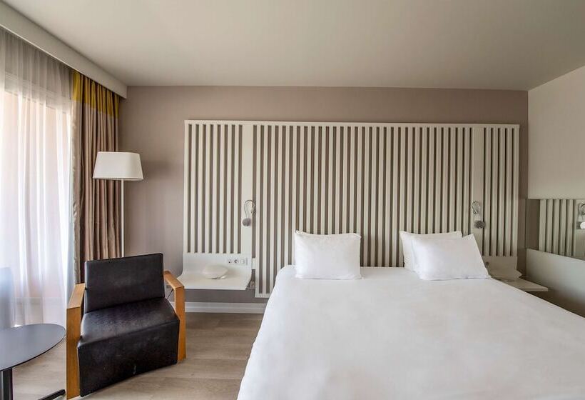 اتاق استاندارد با بالکن, Radisson Blu Resort & Spa, Ajaccio Bay