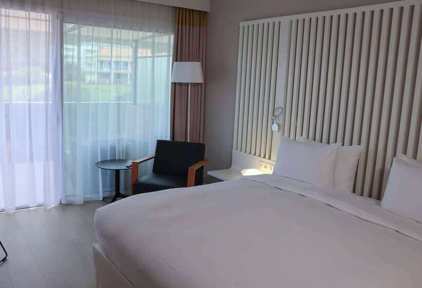 اتاق استاندارد با بالکن, Radisson Blu Resort & Spa, Ajaccio Bay