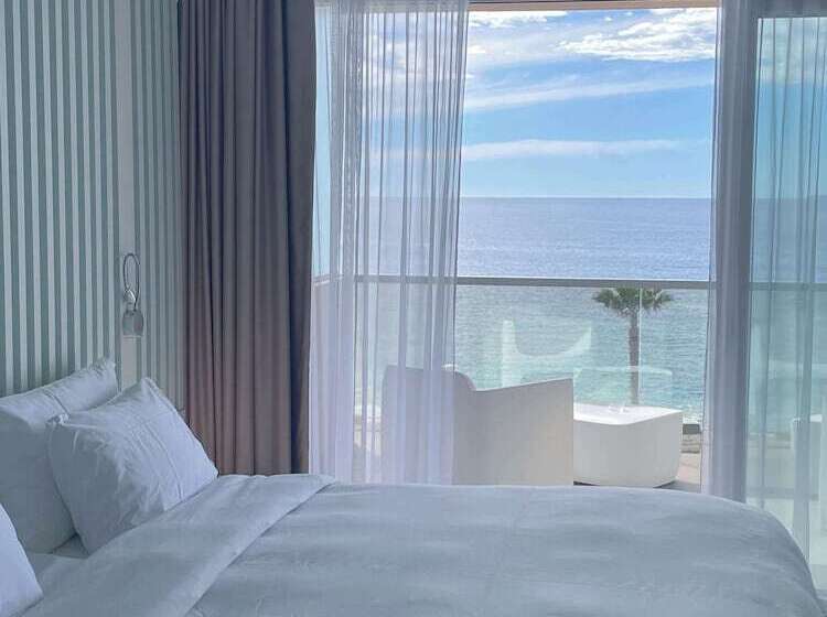اتاق پرمیوم با چشم‌انداز دریا, Radisson Blu Resort & Spa, Ajaccio Bay