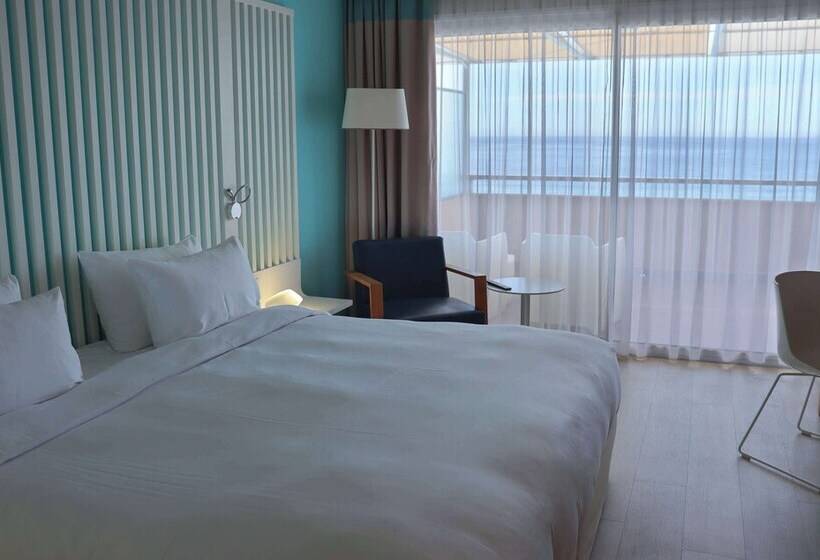 اتاق پرمیوم با چشم‌انداز دریا, Radisson Blu Resort & Spa, Ajaccio Bay