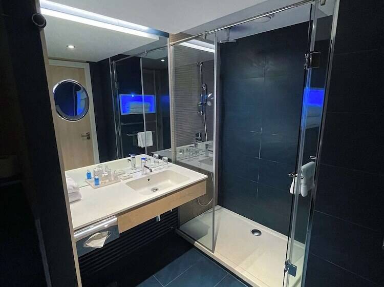 اتاق پرمیوم با چشم‌انداز دریا, Radisson Blu Resort & Spa, Ajaccio Bay