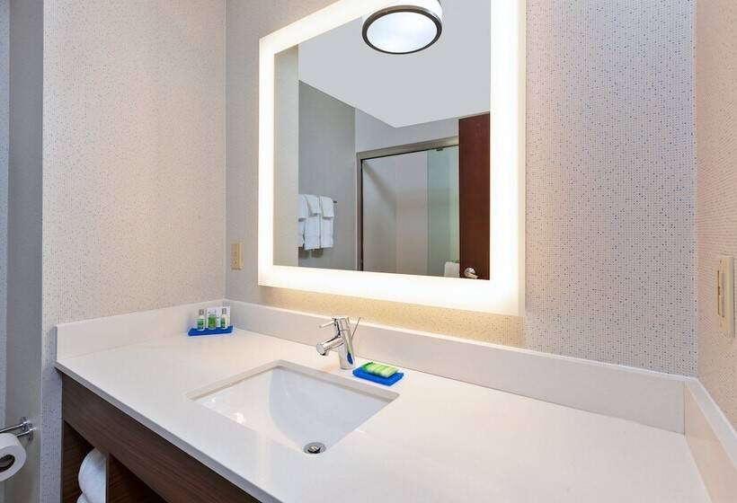 Номер Стандарт, Holiday Inn Express Hotel & Suites Cleveland Richfield, An Ihg