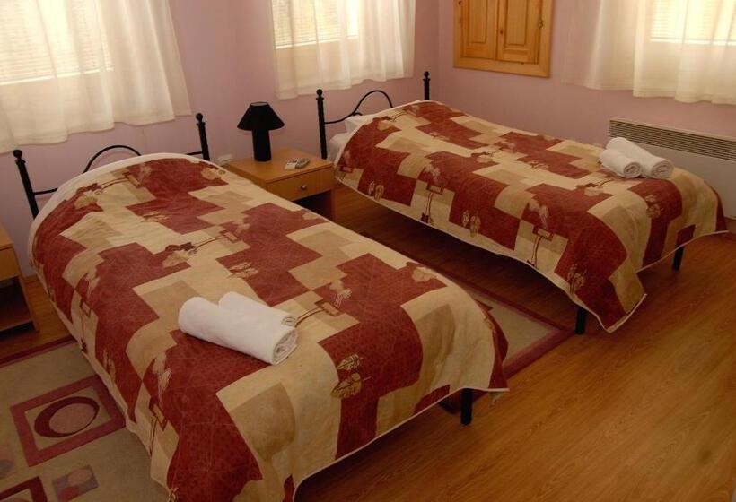اتاق استاندارد, Chola Guest House