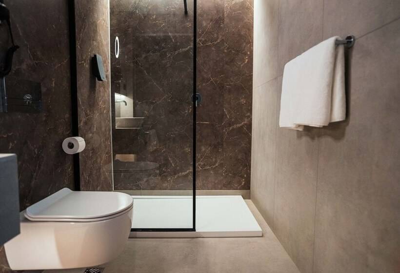 اتاق استاندارد چهار تخته, Konvin Hotel By Reykjavik Keflavik Airport