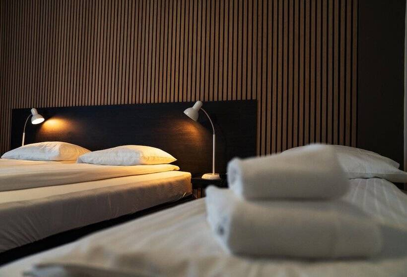 اتاق استاندارد چهار تخته, Konvin Hotel By Reykjavik Keflavik Airport