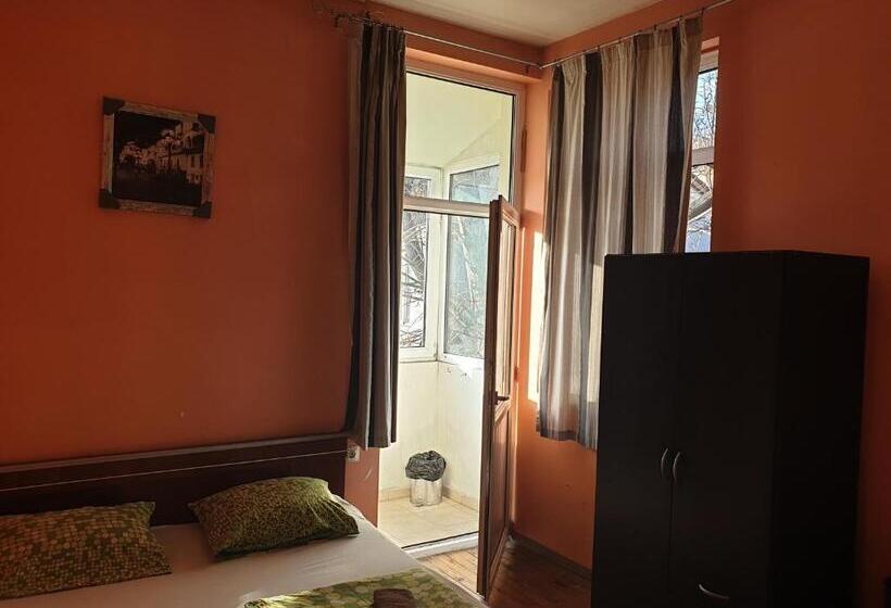Номер Стандарт Совместная Ванная, Elegance On A Budget   Rooms For Rent In Sofia Center