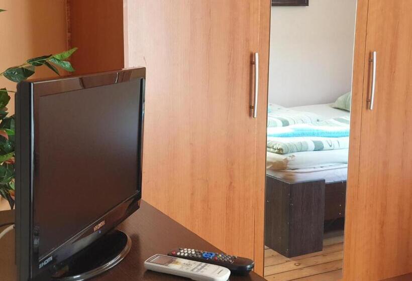 Номер Стандарт Совместная Ванная, Elegance On A Budget   Rooms For Rent In Sofia Center