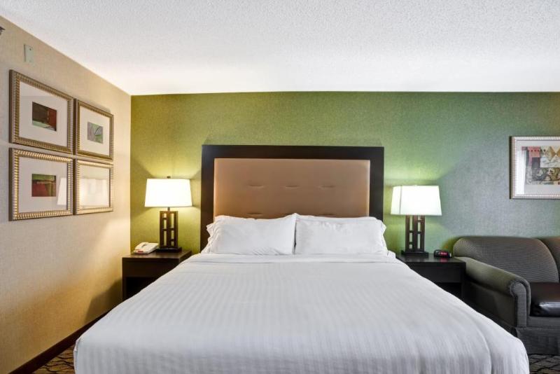 Люкс Адаптированный для Инвалидов, Holiday Inn Express Hotel & Suites Christiansburg, An Ihg