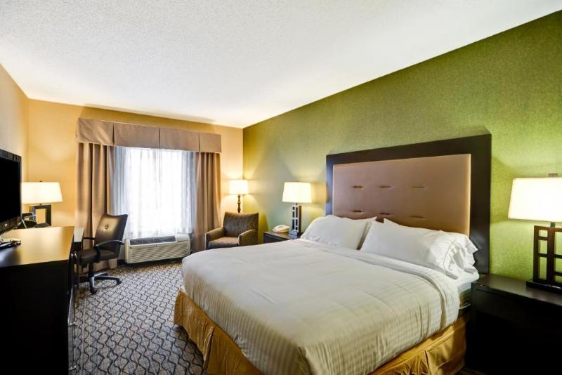 Стандартный Номер Кровать Кинг, Holiday Inn Express Hotel & Suites Christiansburg, An Ihg
