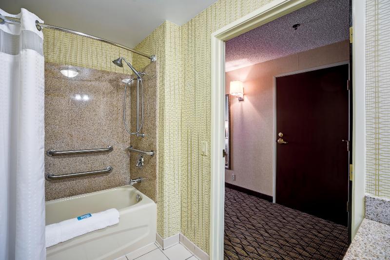 Люкс Кровать Кинг, Holiday Inn Express Hotel & Suites Christiansburg, An Ihg