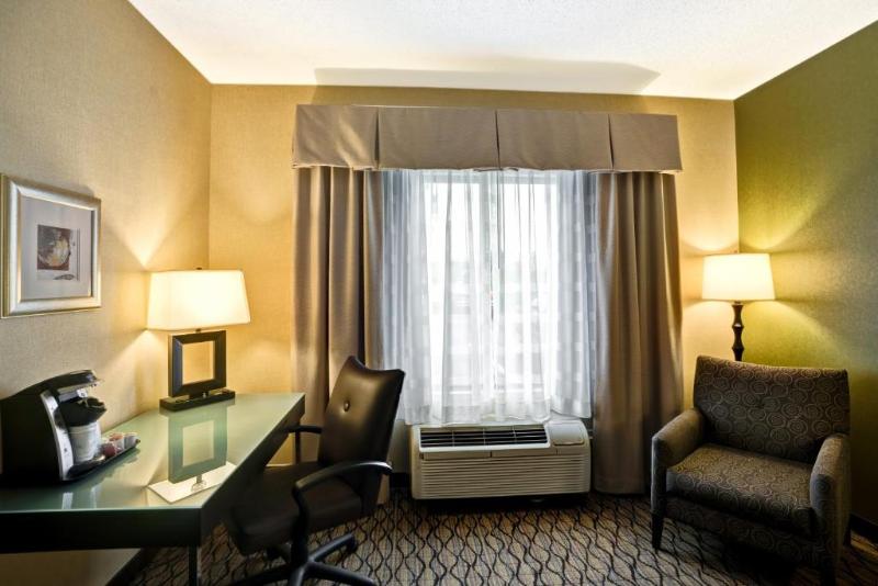 Люкс Кровать Кинг, Holiday Inn Express Hotel & Suites Christiansburg, An Ihg
