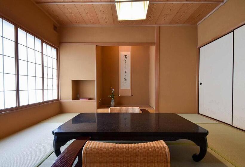 四人标准间, Yamatoya Besso
