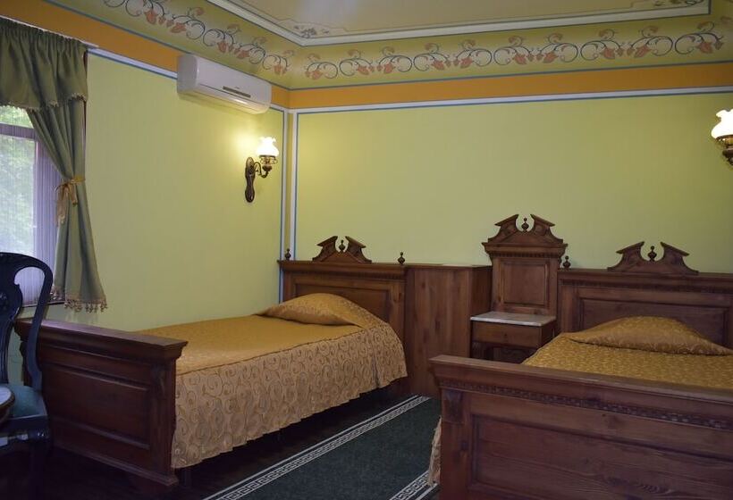 스탠다드 룸, Family Hotel At Renaissance Square