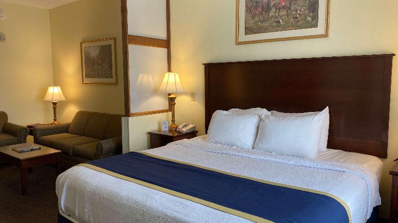 스위트 킹사이즈 침대, Best Western Plus Crossroads Inn & Suites