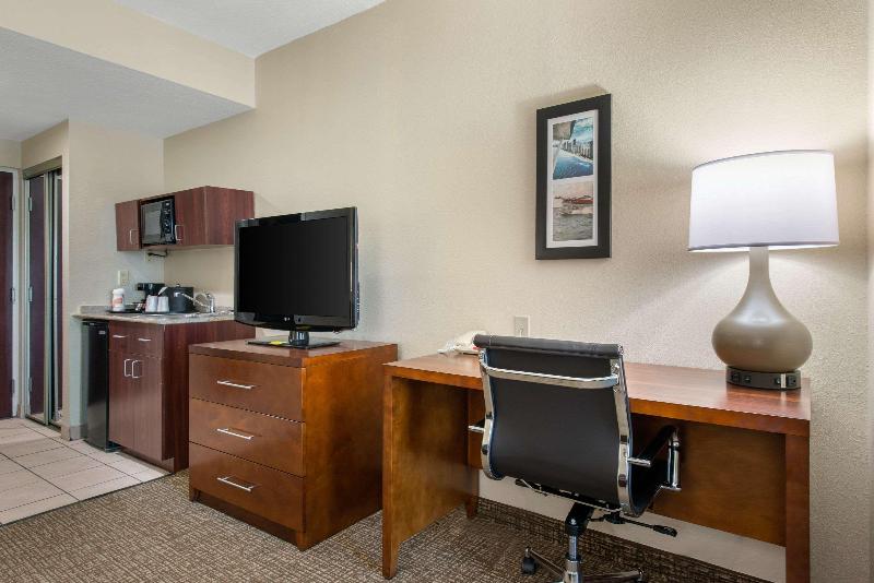 Люкс Кровать Кинг, Comfort Inn & Suites Tavares North