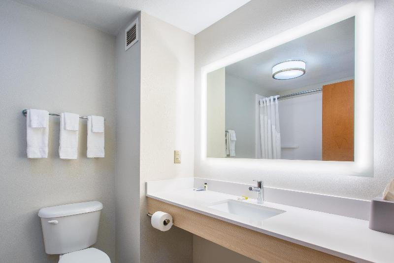 Стандартный Номер Кровать Кинг, Holiday Inn Express Hotel & Suites Lewisburg, An Ihg