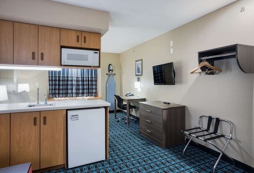 Люкс, Sonesta Essential Hotels Blue Springs