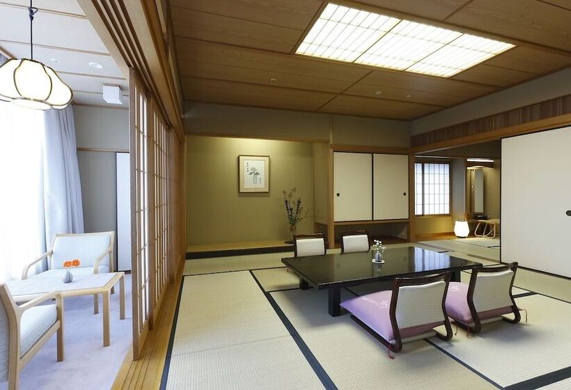 디럭스 룸, Wakamizu