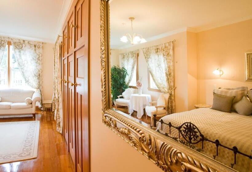스위트 킹사이즈 침대, Mchardy Lodge