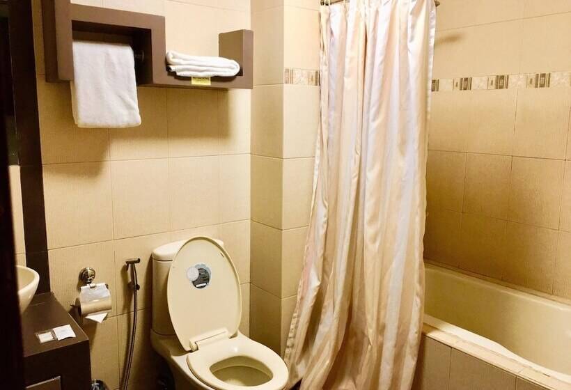 패밀리 룸, Jupiter Suites