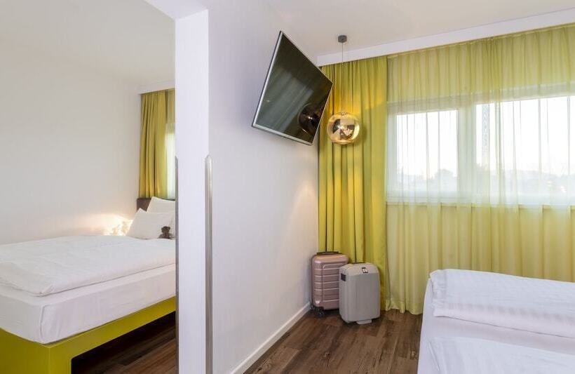家庭间, Plaza Inn Graz