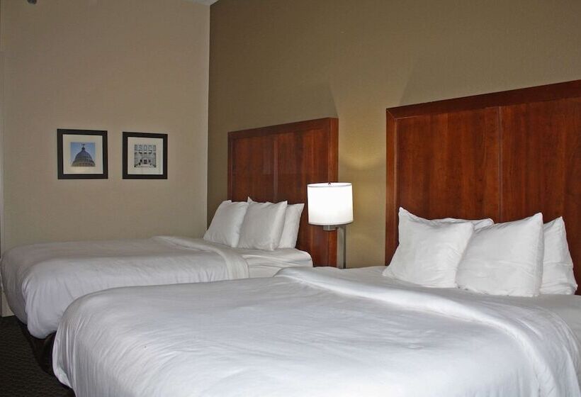 스위트, Comfort Inn & Suites