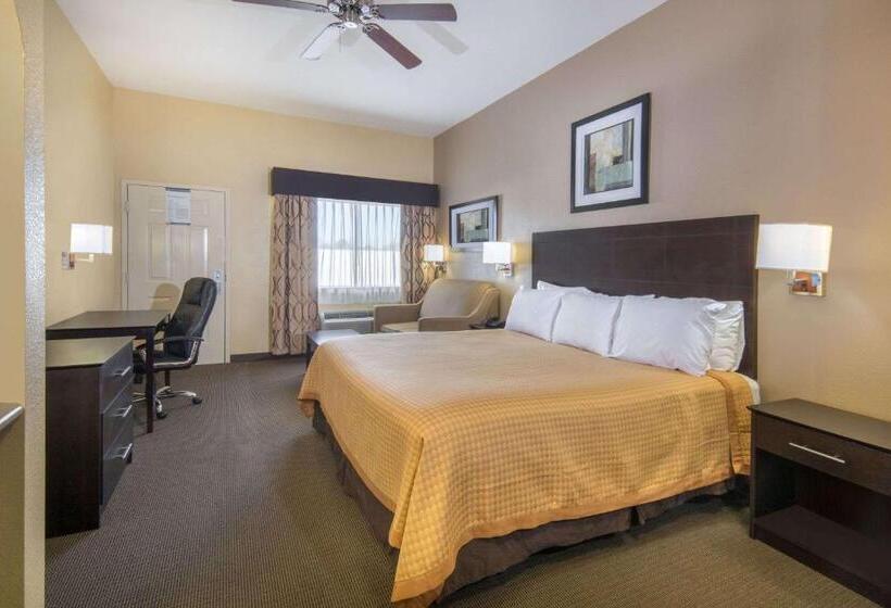 חדר סטנדרט עם מיטת קינג, Days Inn By Wyndham Baytown East