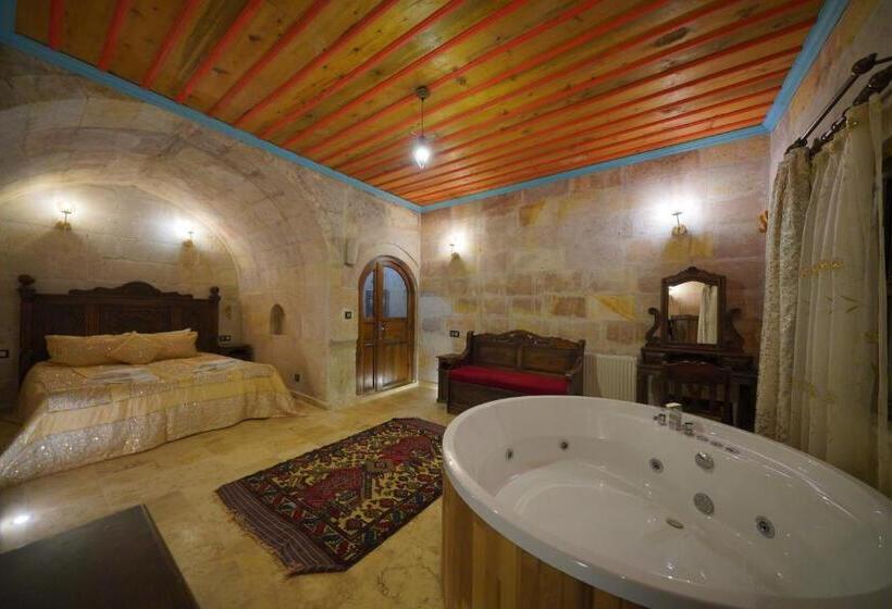 סוויטה עם ג'קוזי, Travel Inn Cave