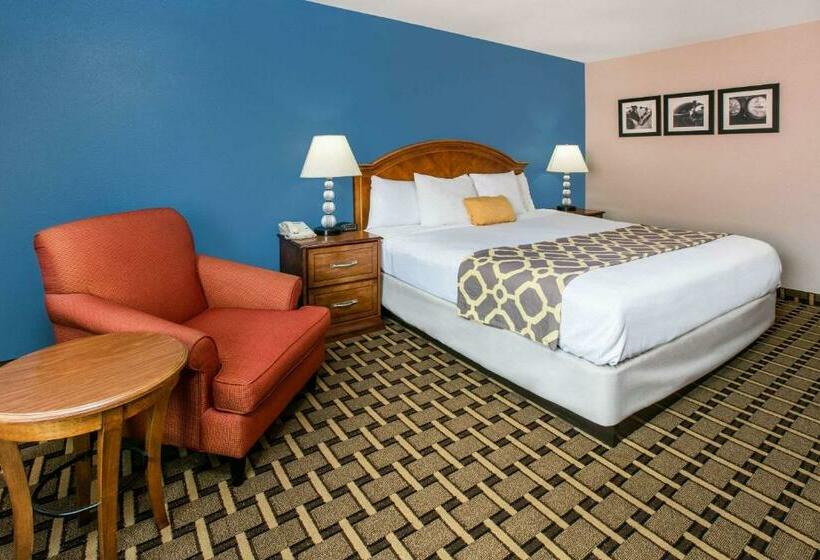 اتاق استاندارد با تخت بزرگ, Baymont By Wyndham Lawton