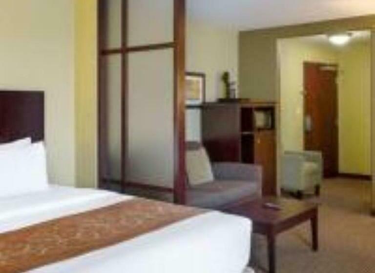 Люкс Кровать Кинг, Comfort Suites Harvey   New Orleans West