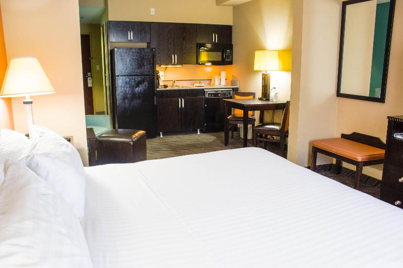 이그제큐티브 룸 킹사이즈 침대, Holiday Inn Express & Suites Havelock Northwest New Bern, An Ihg
