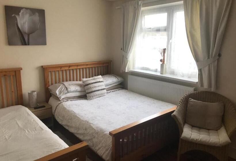 اتاق استاندارد یک نفره, Abbey Lodge Guest House