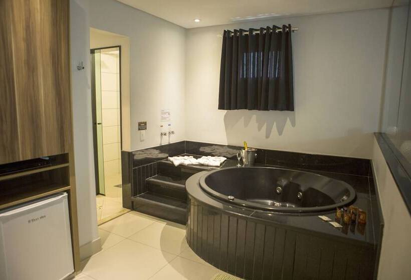 Номер Deluxe с Гидромассажем, Palais