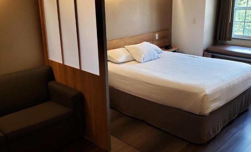 Студия Стандарт, York Microtel Inn & Suites By Wyndham