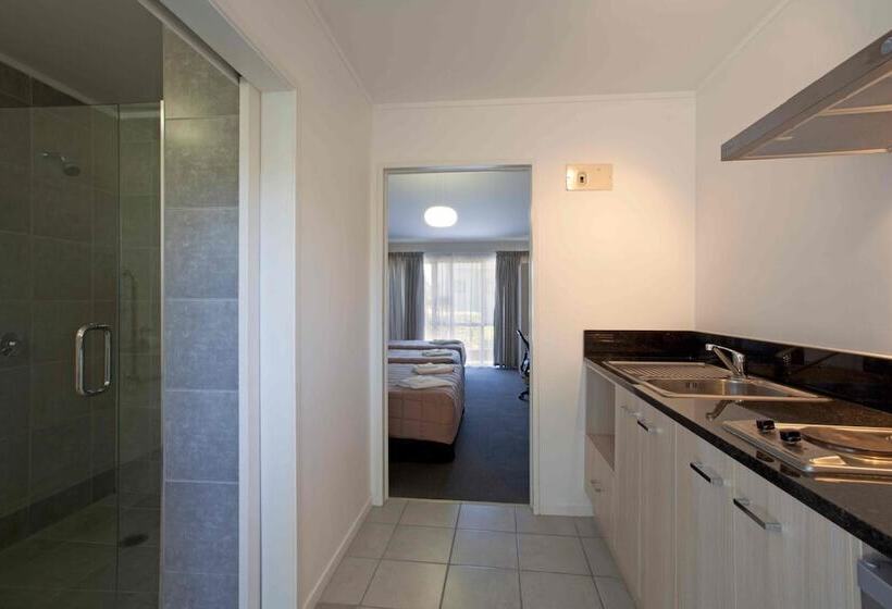 Семейный Номер, Auckland Airport Kiwi Motel