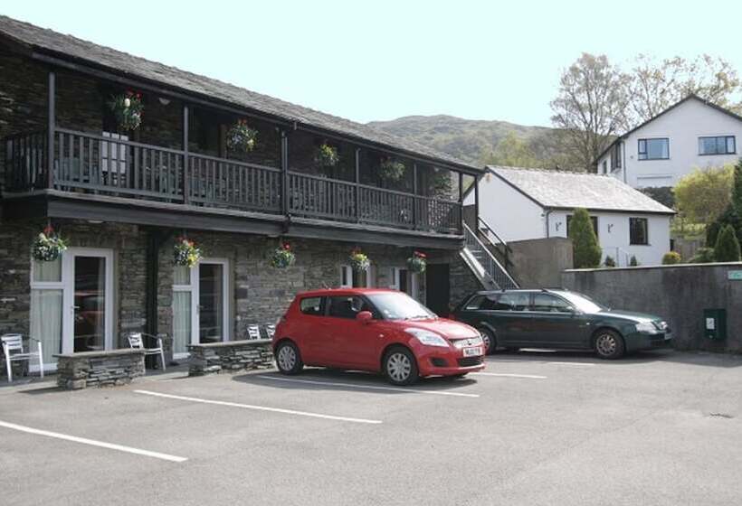 اتاق استاندارد چهار تخته, Brathay Lodge