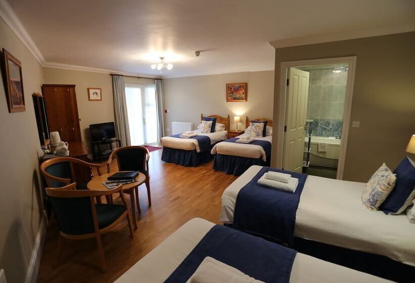 اتاق استاندارد چهار تخته, Brathay Lodge