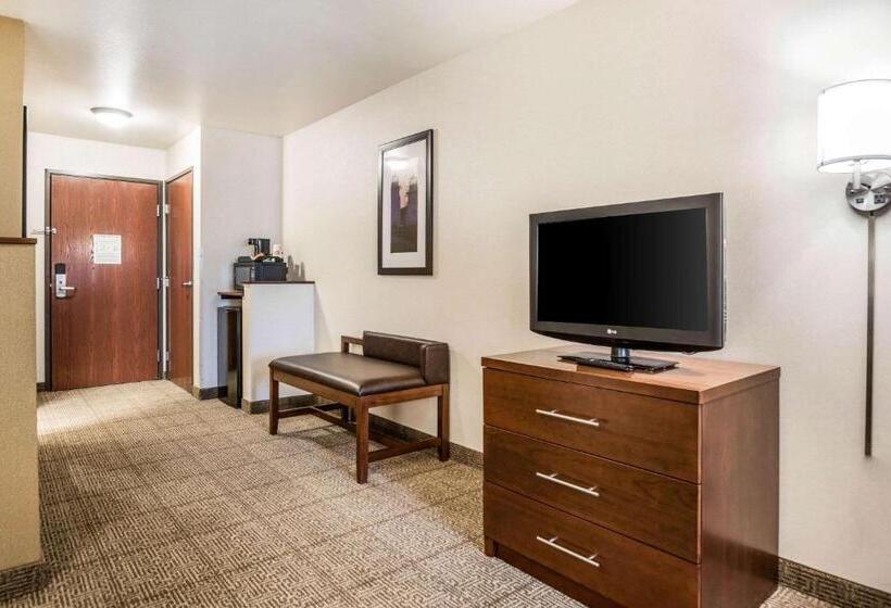 스위트 킹사이즈 침대, Comfort Suites At Par 4 Resort