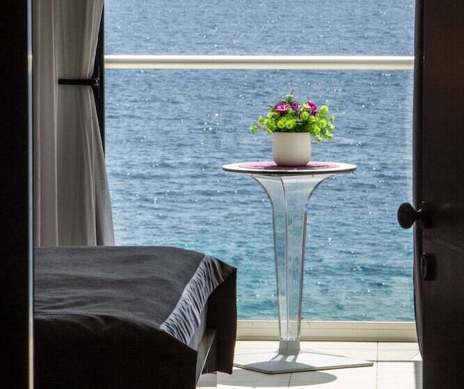 سوییت جونیور با چشم‌انداز دریا, Boutique Hotel Life