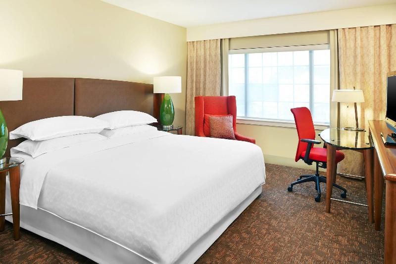 Номер Клуб Кровать Кинг, Sheraton Augusta