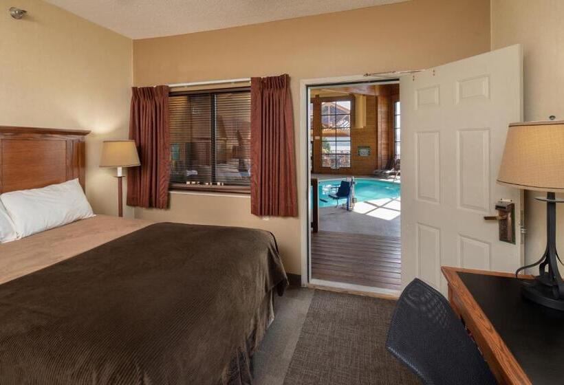 Номер Стандарт Вид на Бассейн, Arrowwood Resort At Cedar Shore