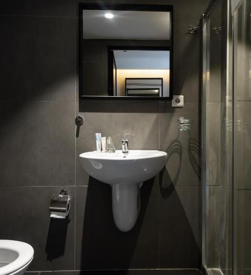 اتاق لوکس, Pesa Suites