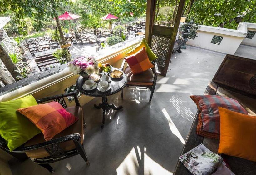 سوییت, Zantiis Ndol Villas