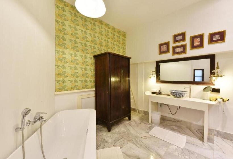 ویلای 2 خوابه با هیدروماساژ, Zantiis Ndol Villas