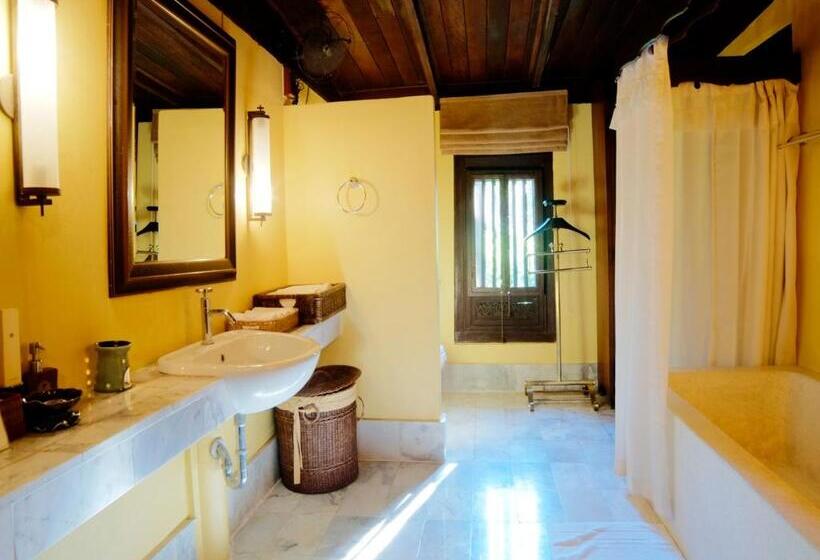 آپارتمان لوکس 2 خوابه, Zantiis Ndol Villas
